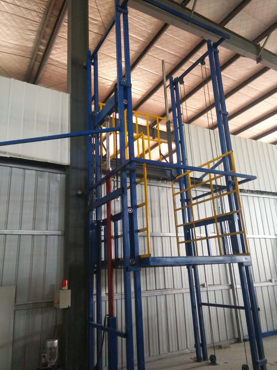 壁挂式液压货梯